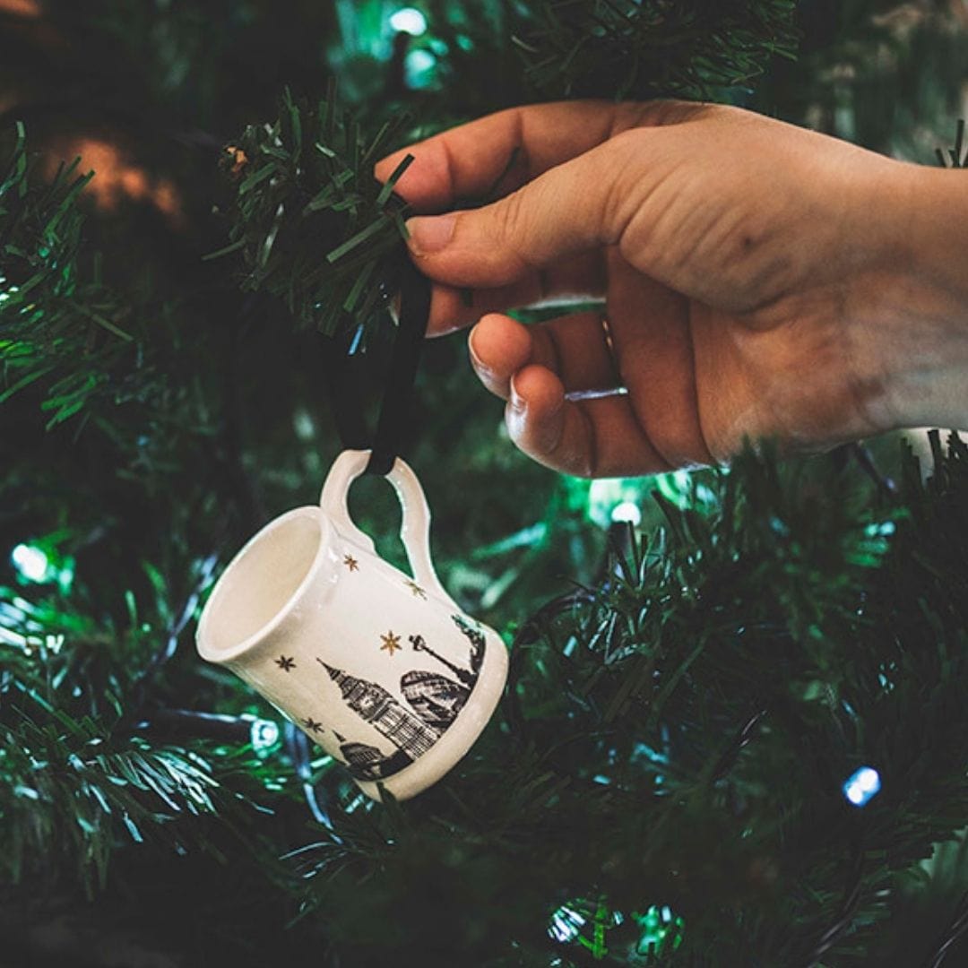 London landmarks Tankard Decoration - Powder Butterfly with black and white illustration of Londons landmarks and monuments